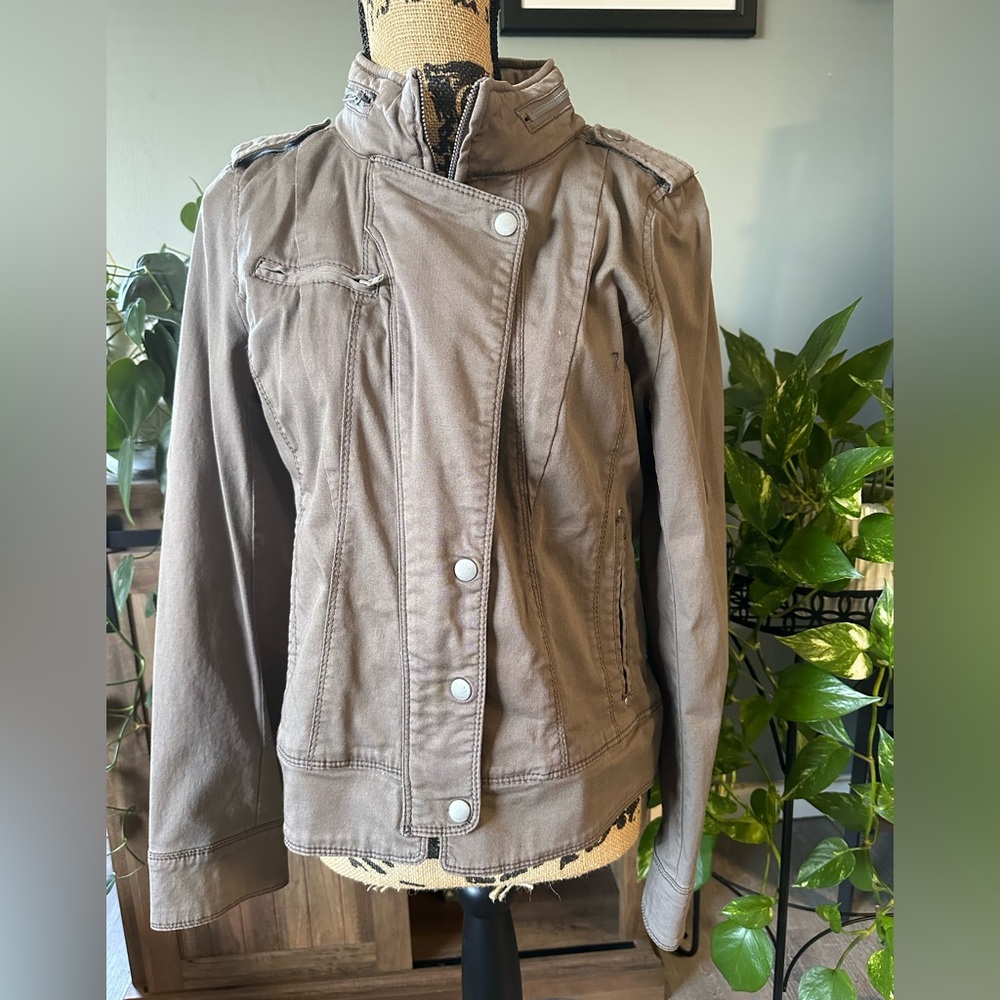 Express light brown utility jacket.